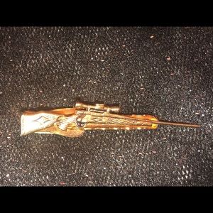 Vintage 1970’s Rifle tie clip